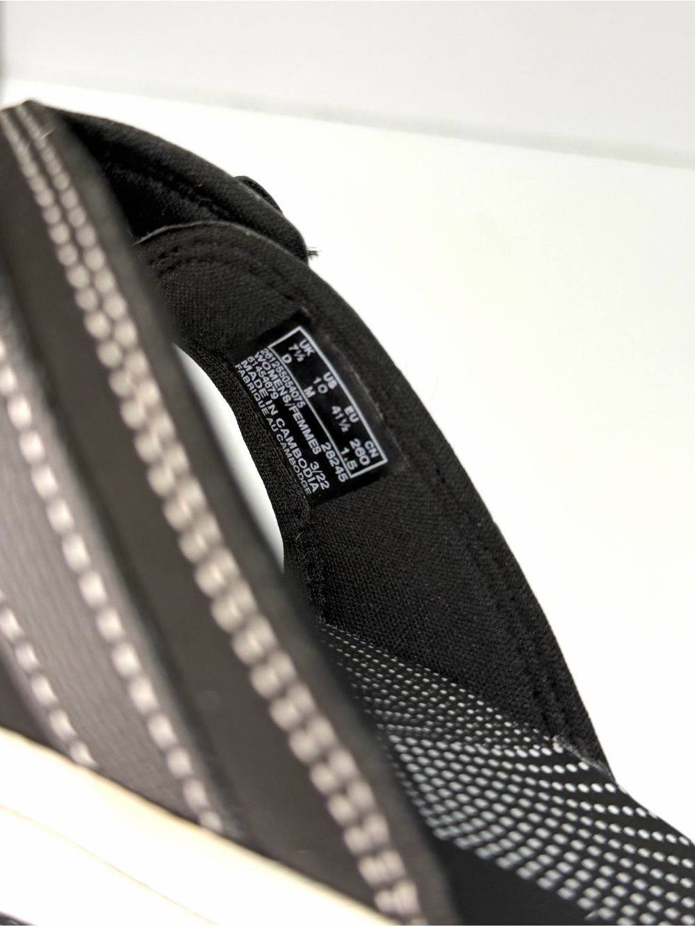 NEW Clarks Breeze Sea Black Synthetic flip-flop Size 10M in Original Box. - Picture 6 of 7